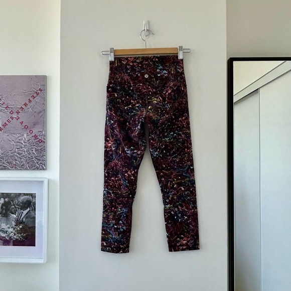 Lululemon Align Crop *21"
Foliage Overlay Multi - Picture 6 of 8